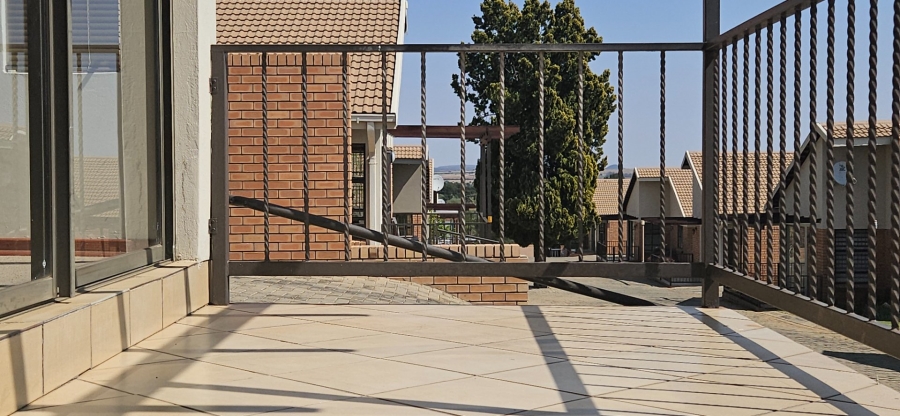 2 Bedroom Property for Sale in Langenhovenpark Free State